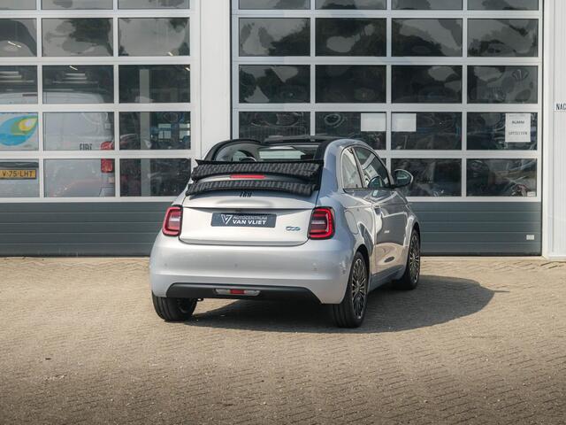 Fiat E-500 Cabrio La Prima 42 kWh | 17% Bijtelling | Clima | Cruise | Leder | 17" | Priv Glass | Winter Pack | JBL Sound | BSM | Apple Carplay