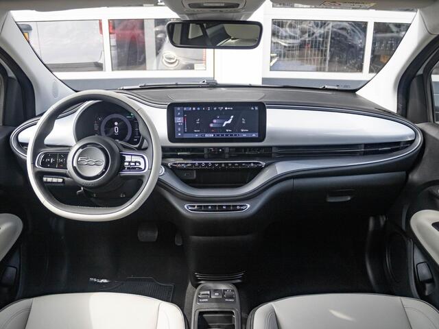 Fiat E-500 Cabrio La Prima 42 kWh | 17% Bijtelling | Clima | Cruise | Leder | 17" | Priv Glass | Winter Pack | JBL Sound | BSM | Apple Carplay