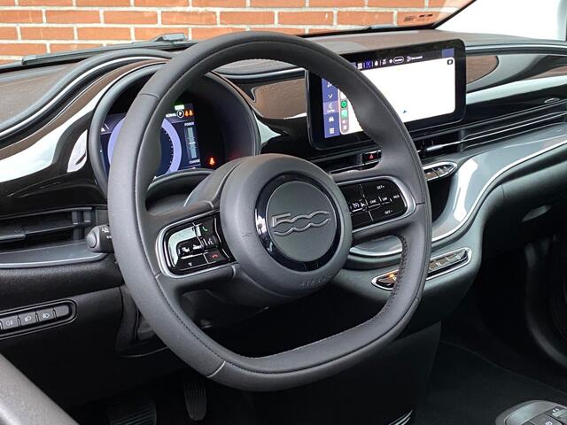 Fiat E-500 42 KWH CARPLAY CRUISE CLIMA DAB LICHTMETALEN VELGEN
