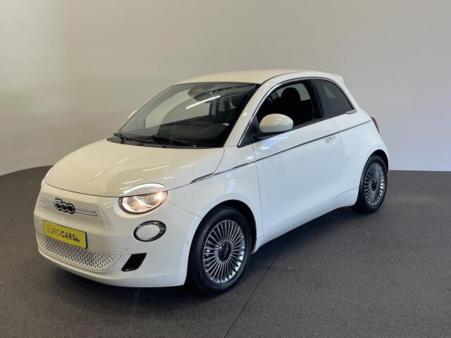 Fiat E-500 Comfort Style 3+1 42 kWh 244km actieradius Navigatie Apple Carplay/Android Auto Camera Parkeersensoren Blind Spot Assist Stoelverwarming Lichtmetalen velgen Ledverlichting Climate Control