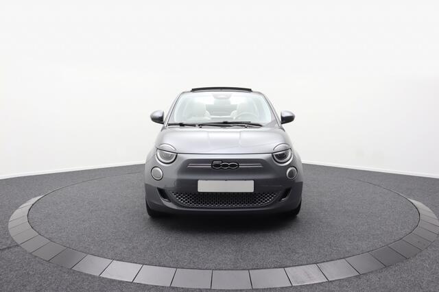 Fiat E-500 Cabrio La Prima | 42kWh | Adaptive cruise | Camera | Stoelverwarming