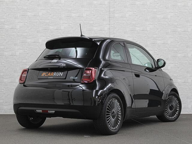 Fiat E-500 Icon 42 kWh | LED | Carplay | 93,5 SoH | Achteruitrij-Camera | Stoelverwarming | Cruise Control | DAB | PDC V+A | Dodehoek Detectie | Digitaal Display | Lane Assist | DAB Radio | Navi |