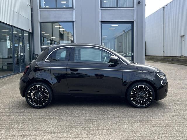 Fiat E-500 3+1 La Prima 42 kWh | Leder/Navi/Camera/Adapt.Cruise/Clima/Stoelverwarming/17" All Season banden