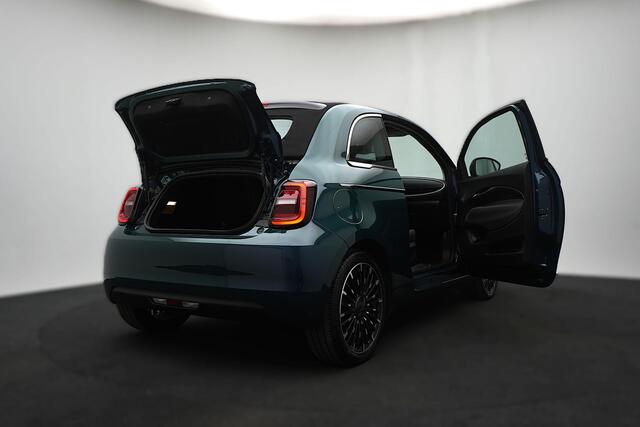 Fiat E-500 C La Prima automaat 42 kWh | Cruise Control | CarPlay | Navigatie | Parkeersensoren | Achteruitrijcamera | Stoelverwarming | LED verlichting - 16% bijtelling tot 12-2027