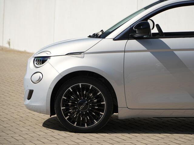 Fiat E-500 Icon 42 kWh | Pano | Style | Camera | Comfort | Carplay | 17"