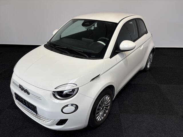 Fiat E-500 42 KWH ICON SOH 95% Car play Cruise control Lane assist