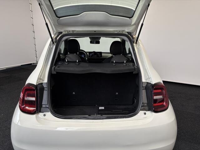 Fiat E-500 42 KWH ICON SOH 95% Car play Cruise control Lane assist
