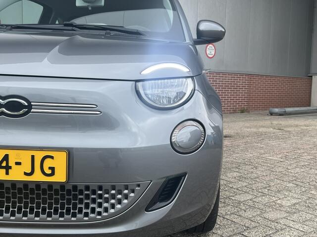 Fiat E-500 Icon 42 kWh | Navi | Carplay | Cruise | PDC | 16"