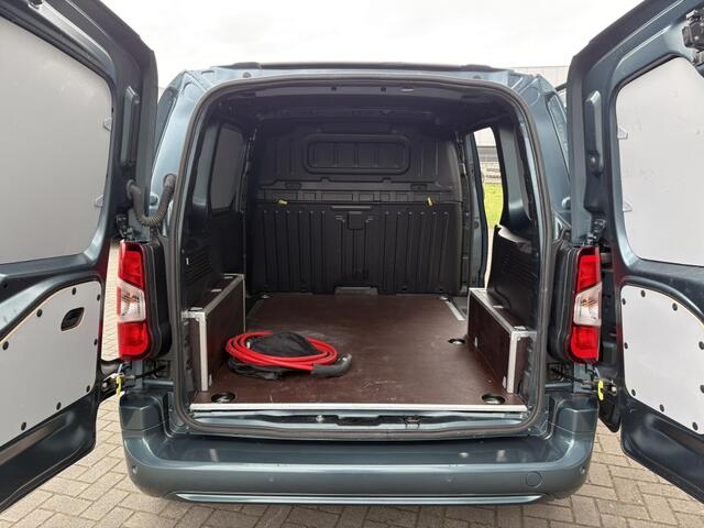 Fiat E-Doblo 50 kWh 3-zits | airco | carplay | cruise