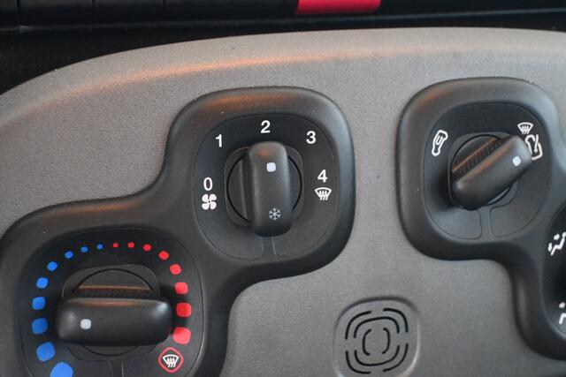 Fiat PANDA 0.9 TwinAir Lounge Airco Elektrisch pakket 1e Eigenaar 100% Onderhouden Inruil Mogelijk!