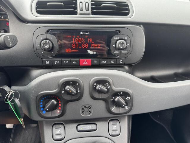 Fiat PANDA 0.9 TwinAir Lounge / Airco / Radio-CD Speler / Elektrische Ramen Voor / Trekhaak (800 KG)/ 5 Persoons /