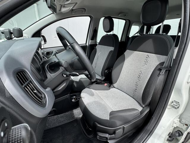 Fiat PANDA 0.9 TwinAir Lounge / Airco / Radio-CD Speler / Elektrische Ramen Voor / Trekhaak (800 KG)/ 5 Persoons /