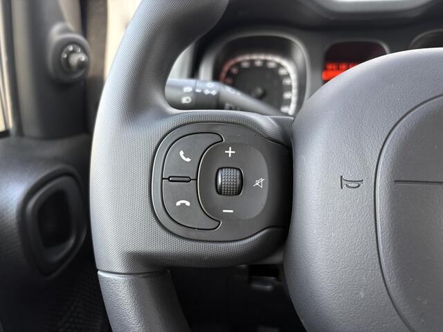 Fiat PANDA 1.0 Hybrid / Airco / Bluetooth / Achteruitrij sensoren / USB /