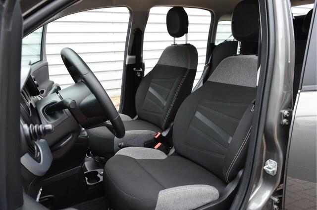 Fiat PANDA 1.0 Hybrid City Life O.a: Carplay, Airco, DAB, Centr. Vergr, Rijklaar, Etc. All-in prijs!