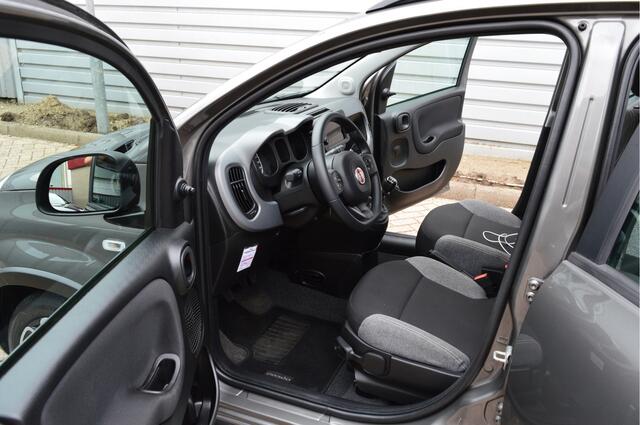 Fiat PANDA 1.0 Hybrid City Life O.a: Carplay, Airco, DAB, Centr. Vergr, Rijklaar, Etc. All-in prijs!