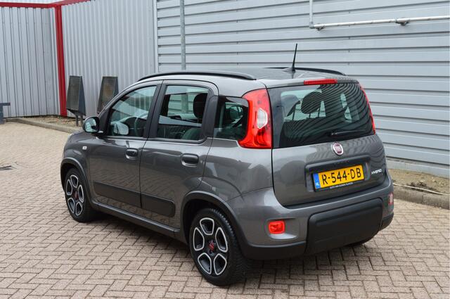 Fiat PANDA 1.0 Hybrid City Life O.a: Carplay, Airco, DAB, Centr. Vergr, Rijklaar, Etc. All-in prijs!