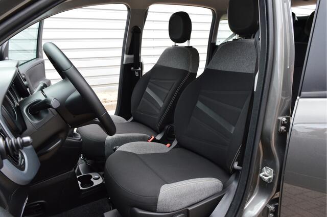 Fiat PANDA 1.0 Hybrid City Life O.a: Carplay, Airco, DAB, Bluetooth, Rijklaar, Etc. All-in prijs!