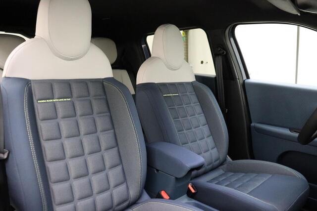 Fiat PANDA Grande 1.2 Hybrid La Prima NIEUW MODEL | Navigatie | Climate control | Camera | Dakrails | Extra getint glas | Dakrails | Hoge instap