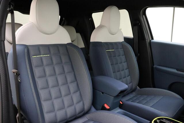 Fiat PANDA Grande La Prima 11 kW 44 kWh | NIEUW MODEL | Navigatie | Climate control | Camera | Hoge instap | Dakrails | Stoel- en stuurverwarming | verwarmbaar voorraam