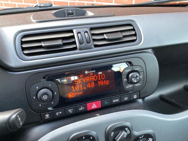 Fiat PANDA 0.9 TWINAIR LOUNGE 80 PK AIRCO TREKHAAK BLUETOOTH