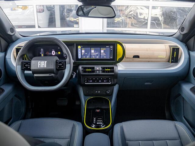 Fiat PANDA Grande La Prima 44 kWh | Uit voorraad leverbaar | Clima | Cruise | Camera | Apple Carplay | 17" | Navi | Winter Pack