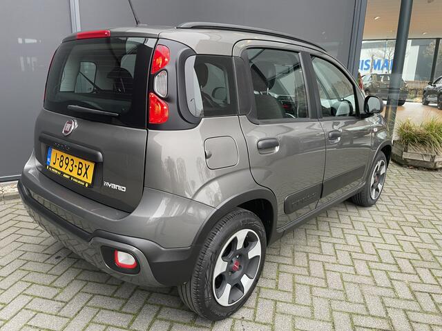 Fiat PANDA 1.0 Hybrid City Cross Airco - Bluetooth - Dakrails - Elektrische ramen voor - Mistlampen voor - Radio - Start/stop systemen - Stuur multifunctioneel