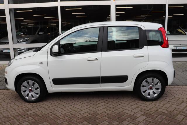 Fiat PANDA 0.9 TwinAir Lounge Automaat. Trekhaak.