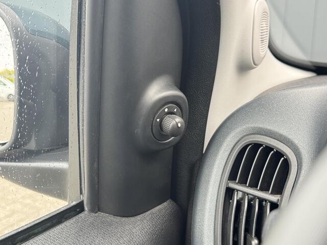 Fiat PANDA 1.0 Hybrid RED Cross | Apple carplay | Climate control | Prijs is rijklaar!