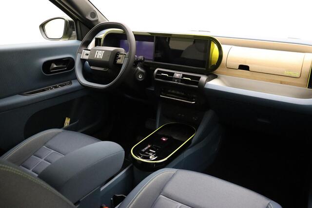 Fiat PANDA Grande La Prima 11 kW 44 kWh | Navigatie | Climate control | Camera | Draadloze telefoonlader | Extra getint glas | Dakrails | NIEUW MODEL