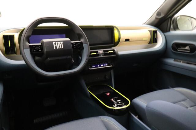 Fiat PANDA Grande La Prima 11 kW 44 kWh | NIEUW | Navigatie | Stoel & Stuurverwarming | Camera | Dakrails | Extra getint glas | Hoge instap | Nieuw model