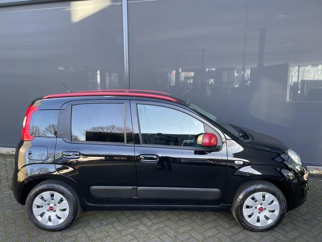 Fiat PANDA 0.9 TwinAir Lounge Automaat Airco - Parkeersensoren achter - Trekhaak - Start/stop systeem - Stuur multifunctioneel - Mistlampen voor - Bluetooth - Radio
