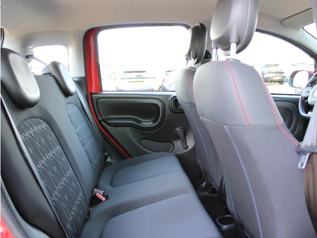 Fiat PANDA 1.0 Hybrid RED Cross | Apple Carplay / Climate