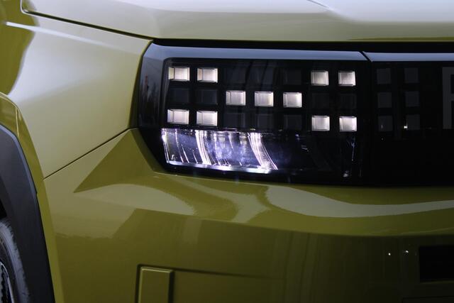 Fiat PANDA Grande LA PRIMA 113PK 11 kW 44 kWh | WINTERPACK: STOEL/STUUR/VOORRUIT VERWARMING | DRAADLOZE APPLE CARPLAY/ANDROID AUTO | NAVIGATIE | ACHTERUITRIJCAMERA | PARKEERSENSOREN VOOR + ACHTER | DRAADLOZE TELEFOONLADER | LED KOPLAMPEN | CLIMATE CONTROL | 3-FASE |