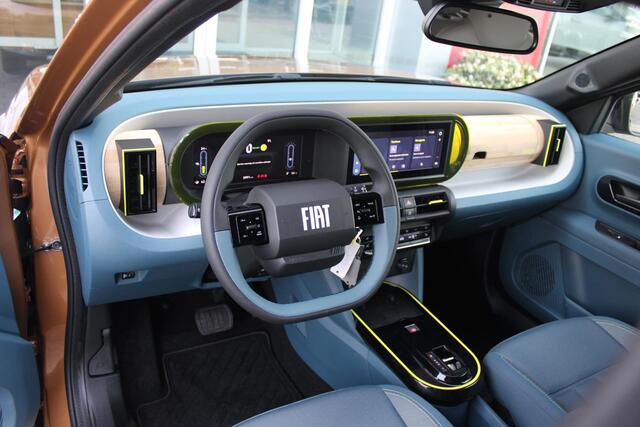 Fiat PANDA Grande LA PRIMA 113PK 11 kW 44 kWh | WINTERPACK: STOEL/STUUR/VOORRUIT VERWARMING | DRAADLOZE APPLE CARPLAY/ANDROID AUTO | NAVIGATIE | ACHTERUITRIJCAMERA | PARKEERSENSOREN VOOR + ACHTER | DRAADLOZE TELEFOONLADER | LED KOPLAMPEN | CLIMATE CONTROL | 3-FASE |