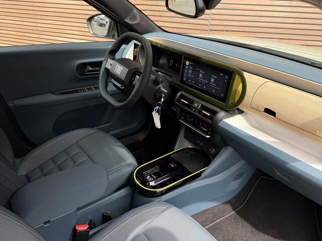 Fiat PANDA Grande La Prima 11 kW 44 kWh Pack Winter / Camera / Navigatie