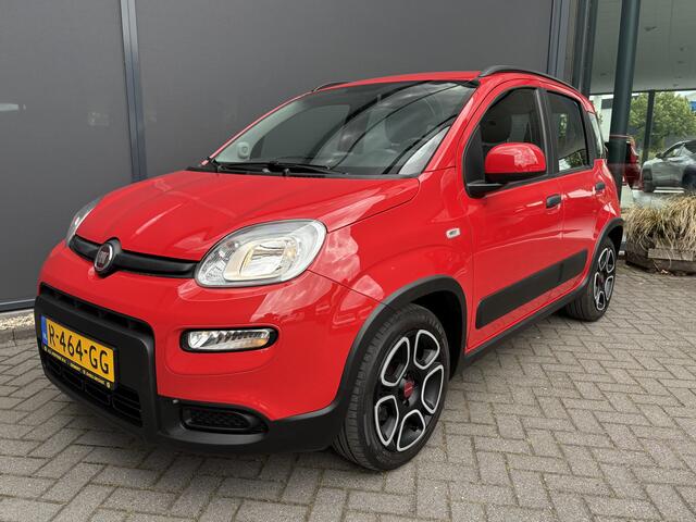 Fiat PANDA 1.0 Hybrid sport Airco - Dakrails - Radio - Bluetooth - Centrale deurvergrendeling met afstandsbediening - Elektrische ramen - Start/stop systeem - Stuur multifunctioneel