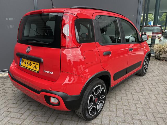 Fiat PANDA 1.0 Hybrid sport Airco - Dakrails - Radio - Bluetooth - Centrale deurvergrendeling met afstandsbediening - Elektrische ramen - Start/stop systeem - Stuur multifunctioneel