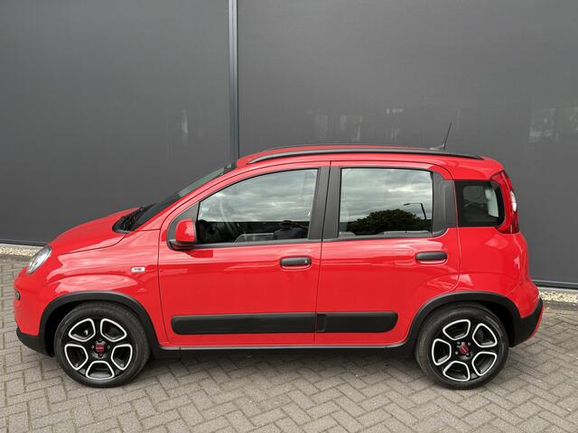Fiat PANDA 1.0 Hybrid sport Airco - Dakrails - Radio - Bluetooth - Centrale deurvergrendeling met afstandsbediening - Elektrische ramen - Start/stop systeem - Stuur multifunctioneel