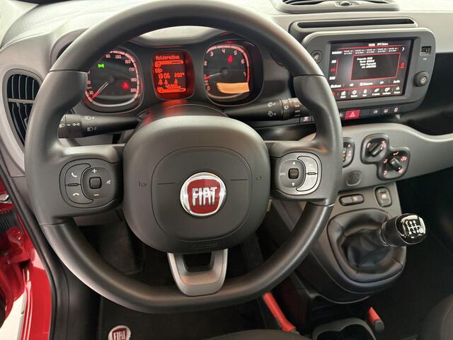 Fiat PANDA 1.0 Hybrid sport Airco - Dakrails - Radio - Bluetooth - Centrale deurvergrendeling met afstandsbediening - Elektrische ramen - Start/stop systeem - Stuur multifunctioneel