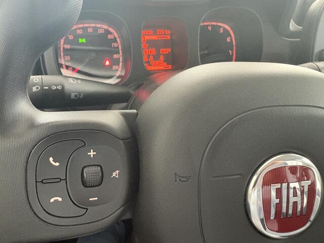Fiat PANDA 1.0 Hybrid sport Airco - Dakrails - Radio - Bluetooth - Centrale deurvergrendeling met afstandsbediening - Elektrische ramen - Start/stop systeem - Stuur multifunctioneel