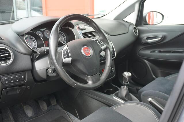 Fiat PUNTO Evo 0.9 TwinAir Lounge | Origineel NL | 1ste eigenaar | Airco | Radio | Cruise Control | PDC |