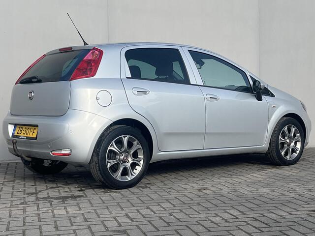Fiat PUNTO Evo 0.9 TwinAir Sempre / Trekhaak (1.000KG) / Navigatie / Bluetooth / Airco / 16'' Lichtmetalen Velgen / Multifunctionele Stuurbediening /