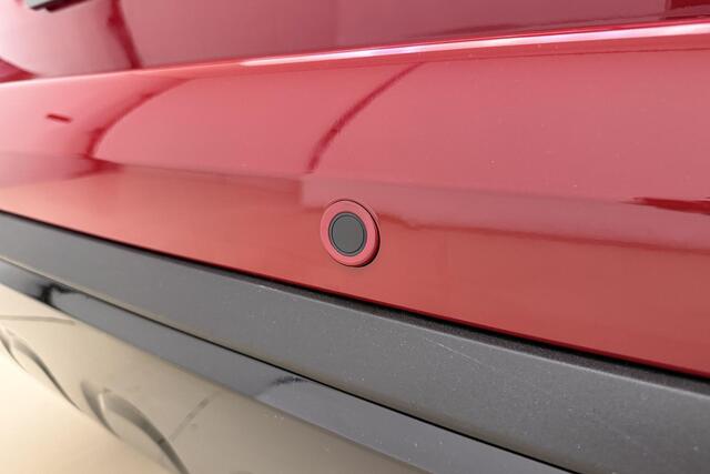 Fiat Pandina 1.0 Cross | NIEUW | Zwart dak | 8 jaar fabrieksgarantie | Lichtmetalen velgen | Hoge instap | Dakrails | Navigatie via carplay | Extra getint glas