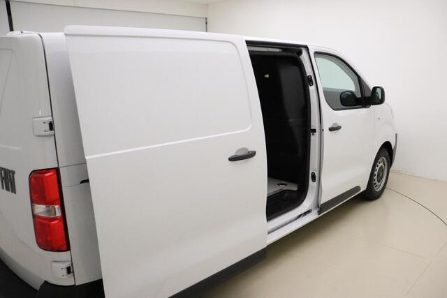 Fiat SCUDO 2.0 Diesel 145 S&S L2 | NIEUW | Trekhaak | Navigatie | Comfort tussenwand | Houtenafwerking laadruimte | Parkeersensoren | 3-zitplaatsen