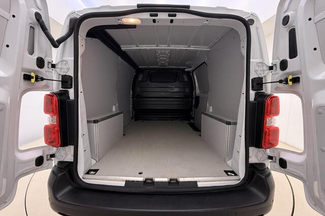 Fiat SCUDO 2.0 Diesel 145 S&S L2 Automaat | Navigatie | Camera | Laadruimte betimmering | 3 Zitplaatsen | Mistlampen voor | Cruise control | Airco