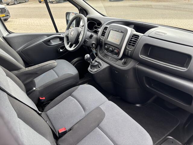 Fiat TALENTO 1.6 MJ EcoJet L1H1 / Navi / Airco / Trekhaak / Imperiaal / 3 Zitplaatsen Voor / Nette Bus /