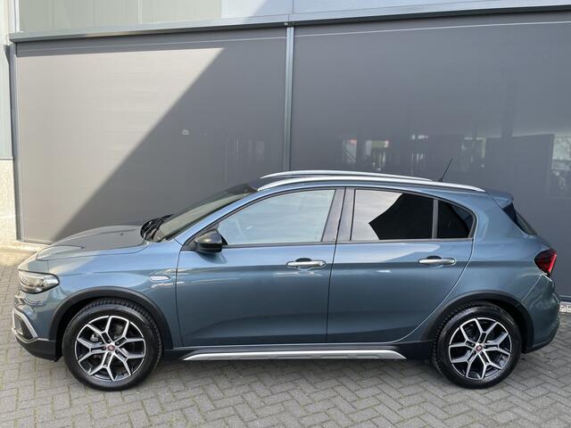 Fiat TIPO Cross 1.0 Cross Airco - Achteruitrijcamera - Parkeersensoren - Navigatie - Stoelverwarming - U-connect - Licht metalen velgen 17 inch - Trekhaak afneembaar - Cruise control - Radio - Mistlampen - Bluetooth - Dakrails - Elektrische ramen - Extra getint gla