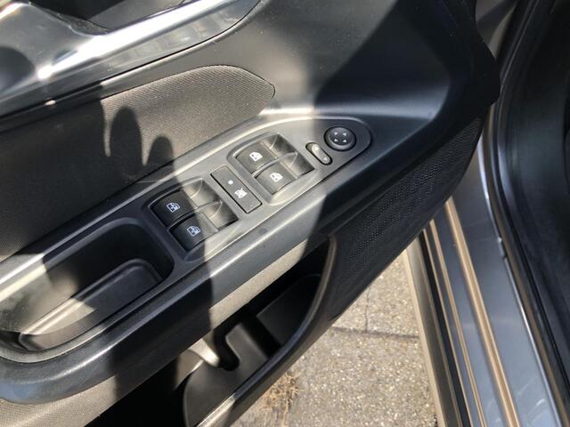 Fiat TIPO Cross 1.0 Turbo 100 City Cross CLIMATE|APPLE/ANDROID|TREKHAAK|CAMERA|DAB|17"