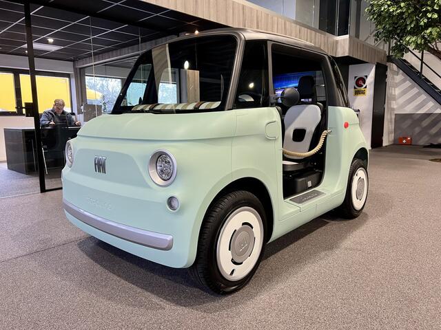 Fiat Topolino Dolcevita Bij ons in de showroom, gelijk rijden