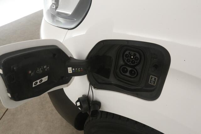 Fiat e-Scudo Opel Vivaro-e 75 kWh L2H1 | Snelladen | SOH 87% | Airco | Cruise | 3 Zits | Carplay | Parkeersens.